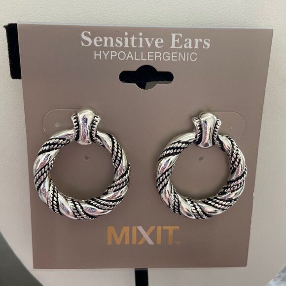 MiXiT NWT Black & Silver Loop hypoallergenic - Picture 1 of 4